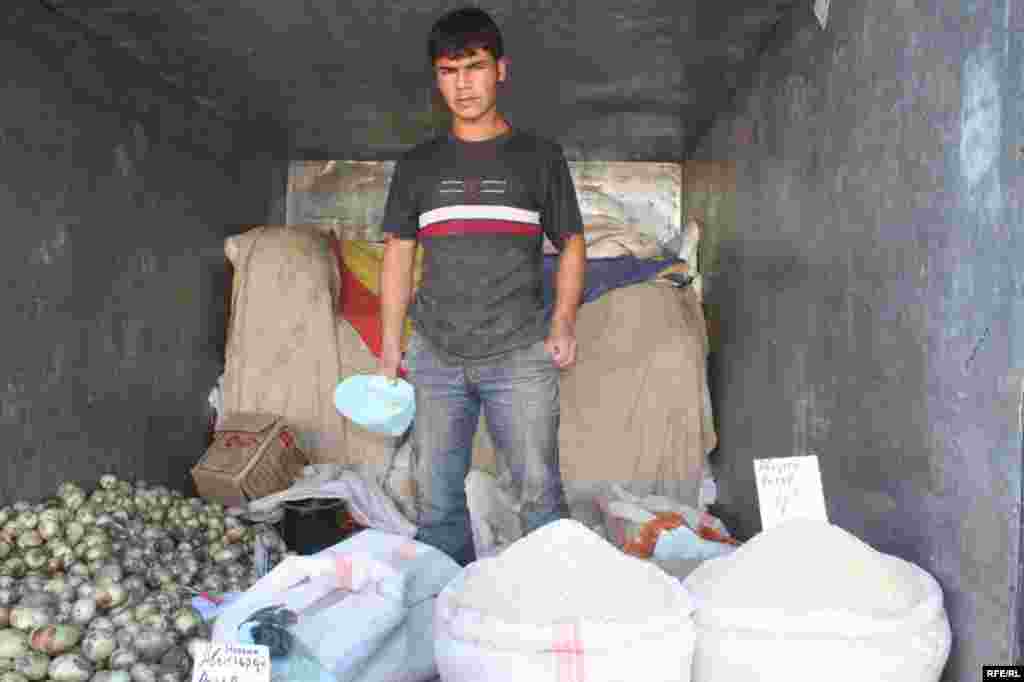 Дар орзуи арзонӣ #12