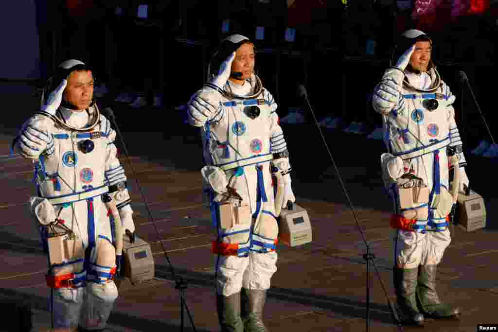 Astronauti, koji će boraviti u svemirskom modulu Tianheu, nešto većem od gradskog autobusa, testirat će tehnologije modula, uključujući sistem za održavanje života.