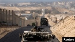 ისრაელის არმიის განცხადებით, ალ-ისა ასევე ხელმძღვანელობდა ღაზის სექტორში ისრაელის მშვიდობიან მოსახლეობასა და ჯარისკაცებზე თავდასხმებს. 