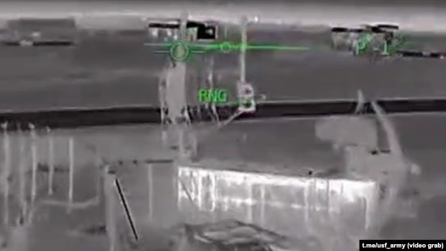 Удар по радіолокаційній станції РСП-10 на аеродромі «Гвардійське» в Криму. Скриншот кадру відео Сил безпілотних систем