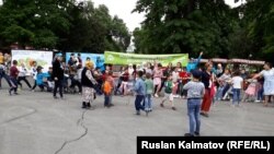 Балдар оюндарынын кербени. Жалал-Абад шаары. 