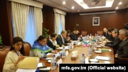 Türkmenistanyň delegasiýasy Pakistanyň resmileri bilen gepleşik geçirýär. 