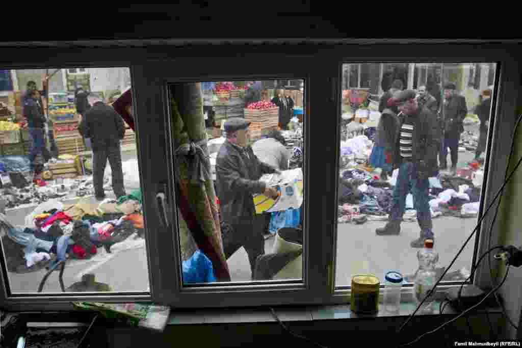 Sabunchu, bazaar, bazar, market, november, 2014, Baku, Russian bazaar, people, second hand