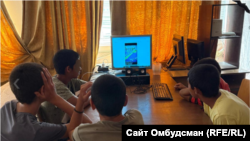 Деца от социално-педагогическия интернат (СПИ) „Христо Ботев“ в село Варненци, Тутракан.