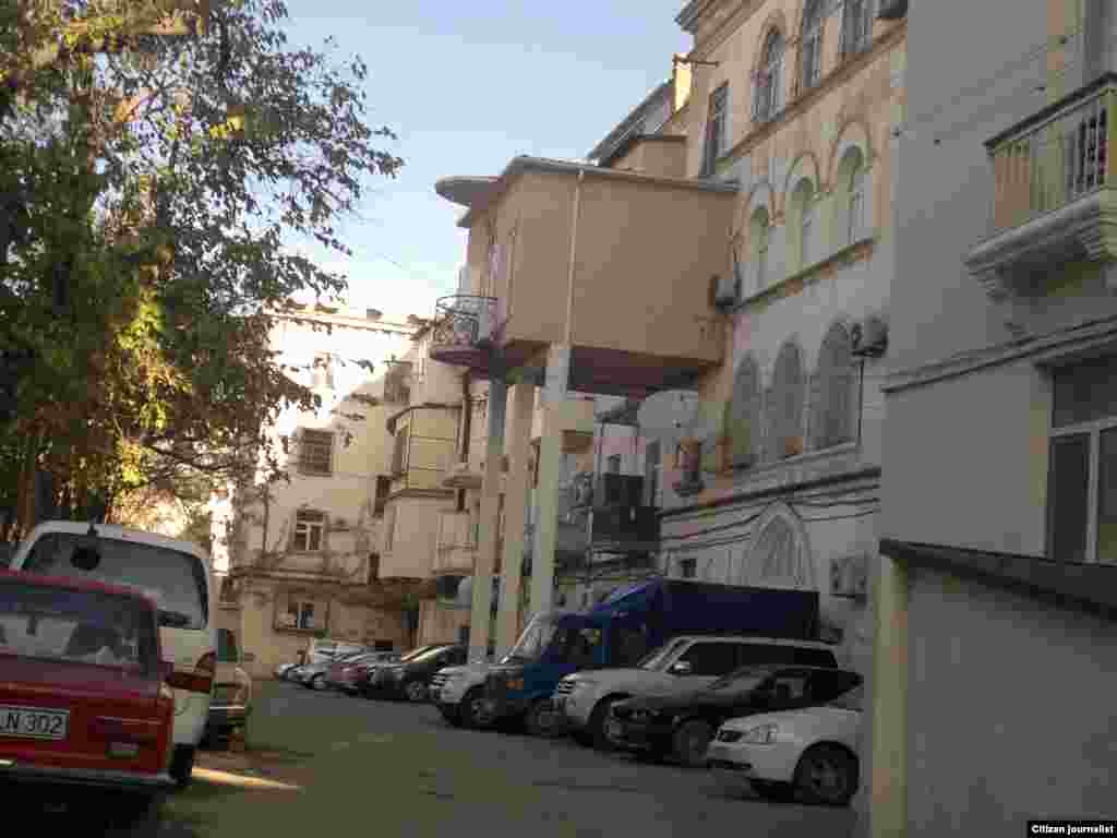 BINANIN GOZELLIYI Y&uuml;kləyib: ELSHAN