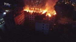 У Кам'янці-Подільському у центрі горів колишній готель – відео з дрону