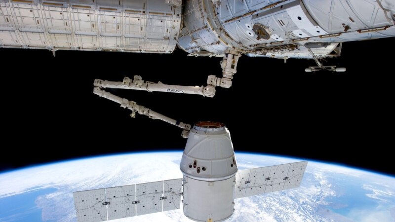 “SpaceX-iň” kosmiki gämisi Halkara kosmos stansiýasynyň bortuna bardy