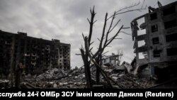 Багатоквартирні будинки, пошкоджені внаслідок російського військового удару у прифронтовому місті Костянтинівка, 13 жовтня 2025 року