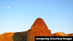 Мадыген Кыргызстандын түштүк батышында, Баткен облусунун аймагында жайгашкан уникалдуу тоолуу аймак. Бул жер палеонтологиялык жана геологиялык табылгалары менен дүйнөгө белгилүү.<br>