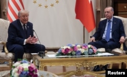 Президент США Дональд Трамп (ліворуч) та президент Туреччини Реджеп Тайїп Ердоган під час саміту НАТО, Анкара, Туреччина, 7 липня 2026 року