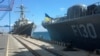 Ліворуч ракетний есмінець USS Porter