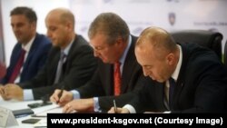 Pamje nga nënshkrimi i marrëveshjes për ndërtimin e termocentralit "Kosova e Re"