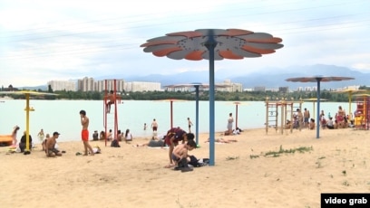 иілген әйелдердің порнофотосуреттері