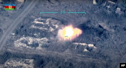 Pamje të publikuara nga Azerbajxhani ku thotë se ka shkatërruar sisteme anti-raketore të Armenisë.