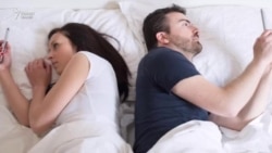 На бӯсу канор, на ишқварзӣ. Тоҷикистон саҳнаҳои фаҳшоро қайчӣ мезанад