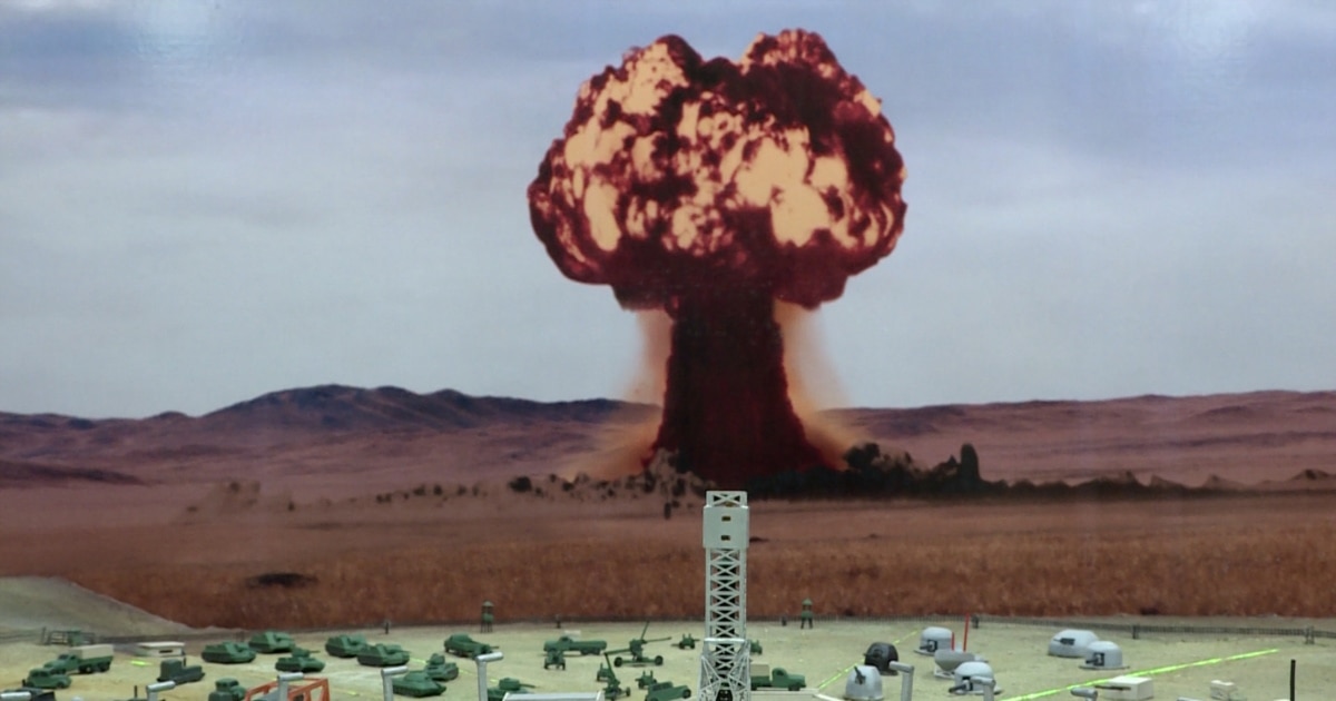 Жас қыздарды көрсететін онлайн порно видеолар Қыз трусиктермен мастурбация жасайды видео