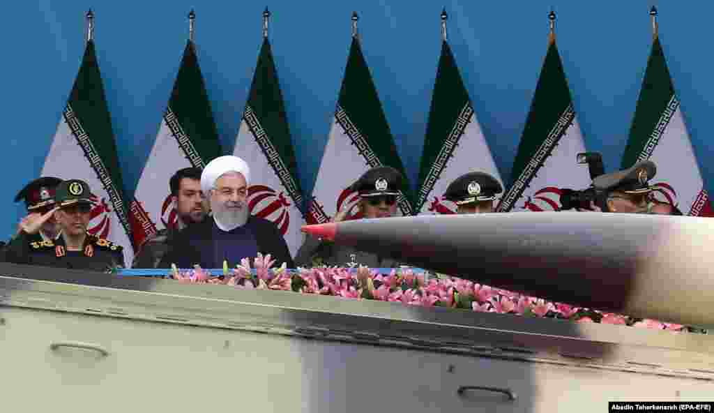 ИРАН - Иранскиот претседател Хасан Рохани повтори дека неговата земја е подготвена да го преземе следниот чекор и да започне со збогатување ураниум над нивото од 3.67 проценти кое е предвидено со нуклеарниот договор од 2015 година. Ако сакате да искажете жалење и да дадете изјава, можете да го направите тоа сега, порача Рохани.