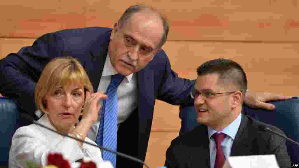 BiH - Ministri spoljnih poslova Hrvatske, Crne Gore i Srbije, Vesna Pusić, Milan Ročen i Vuk Jeremić, na regionalnoj donatorskoj konferenciji za izbjeglice u Sarajevu, 24.4.2012.