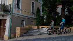 Uklonjen spomenik ruskog pisca Mihaila Bulgakova u Kijevu