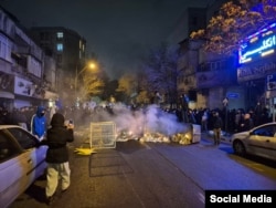 Манифестация в тегеранском районе Кадж. Вечер 9 января 2026 года