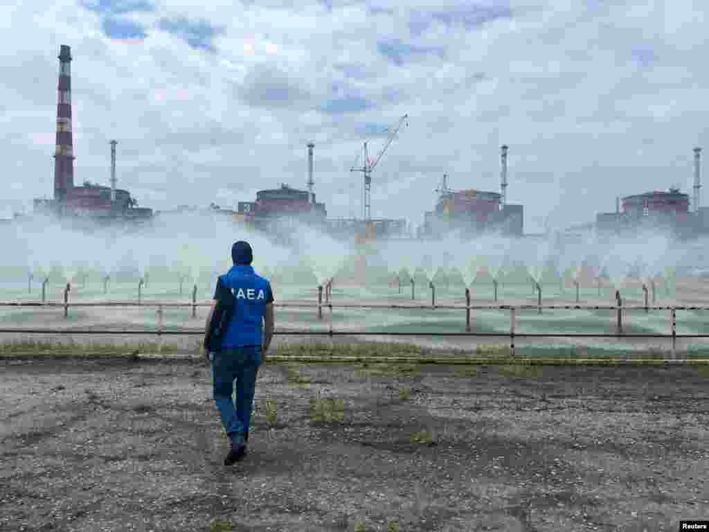 A member of an expert team from the International Atomic Energy Agency takes part in an inspection of Ukraine&#39;s Zaporizhzhya nuclear power plant on June 15.&nbsp;