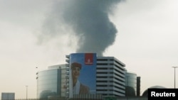 Дим над міжнародним аеропортом Дубаю після удару дрона, Об’єднані Арабські Емірати, 16 березня 2026 року