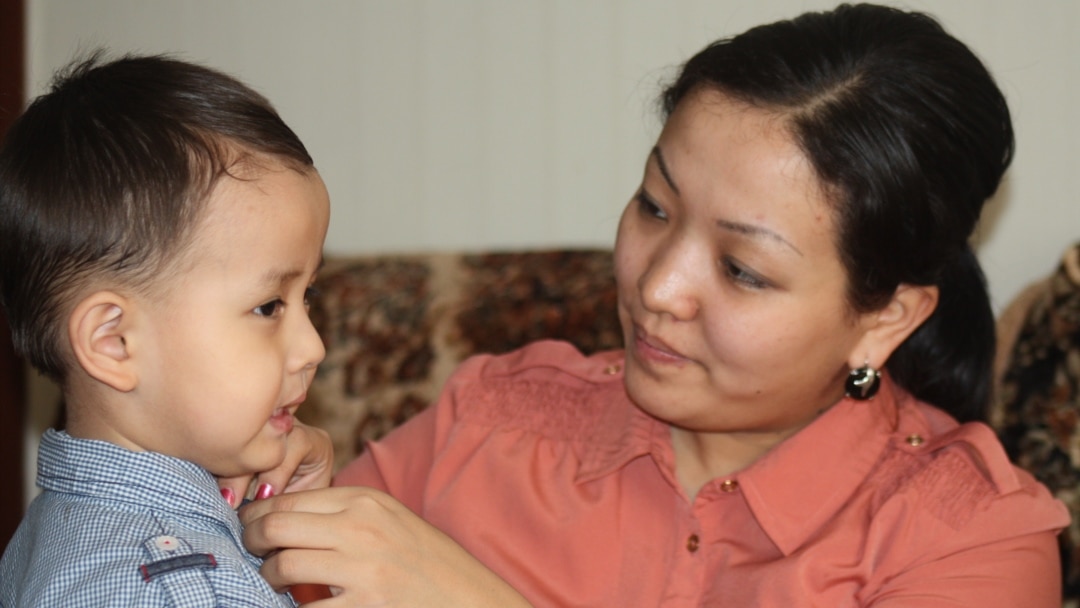 Сүтті порно арқылы сүт сауу