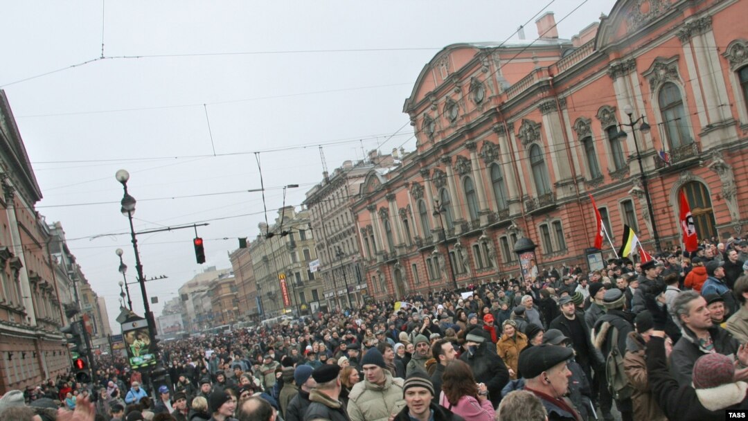 ОМОН противостоял маршу, как мог. Но в итоге не смог. Число задержанных, по словам руководителей ГУВД, уточняется.
