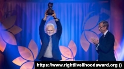Праваабаронца Алесь Бяляцкі на цырымоніі ўручэньня прэміі «Right Livelihood Award». Стакгольм, 3 сьнежня 2020 году
