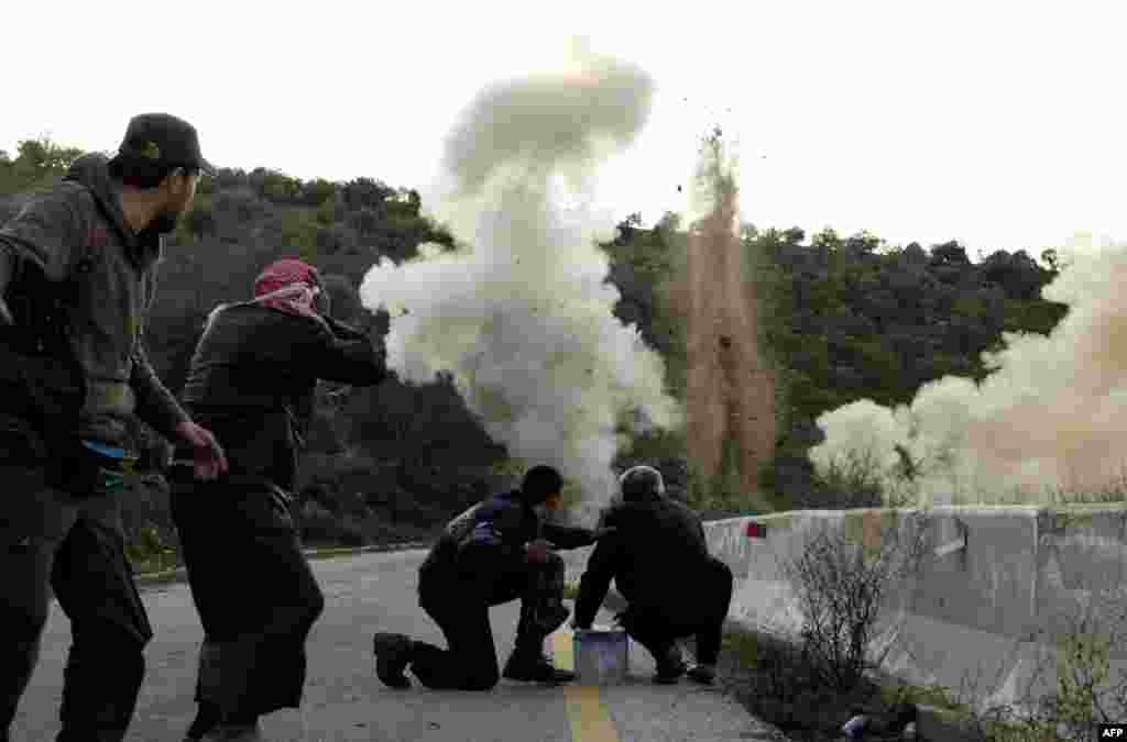 Sirija - Borbe na sjeveru zemlje u provinciji Idlib, 20.03.2012.