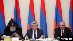 Armenia - President Serzh Sarkisian (C) chairs a meeting of the Board of Trustees of the Hayastan All-Armenian Fund in Yerevan, 30May2012.