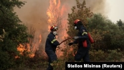 Circa 20 de țări au trimis ajutor pentru stingerea incendiilor din Grecia. Pompierii români au impresionat tactica pe care o folosesc.