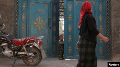 Қара адам мен қытайлық әйел