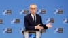 Sekretari i përgjithshëm i NATO-s, Jens Stoltenberg, duke folur në një konferencë për media pas një takimi të ministrave të Jashtëm të NATO-s në Bruksel, 28 nëntor 2023.