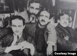 Слева направо: Намык Исмаил, Хикмет Онат, Ибрагим Чаллы, Фейхаман Дуран. Париж, 1914.