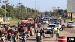 فرار ساکنان از درگیری‌های تازهٔ مرزی کامبوج و تایلند. استان اودار میانچی، کامبوج