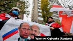 Vladimir Putin may not want to be seen as too closely tied to Alyaksandr Lukashenka down the road.