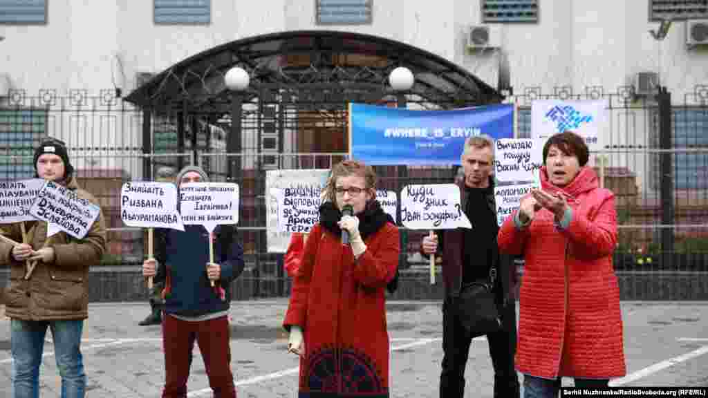 На акції слова промовців перекладали мовою жестів