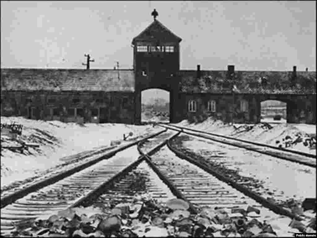 Gjermani - Hyrja në kamp të përqendrimit.