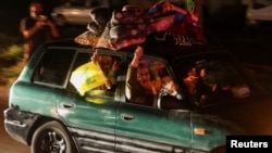 Livan və İsrail arasında 10-günlük atəşkəs razılaşmasından sonra məcburi köçkünlər evlərinə qayıdırlar.