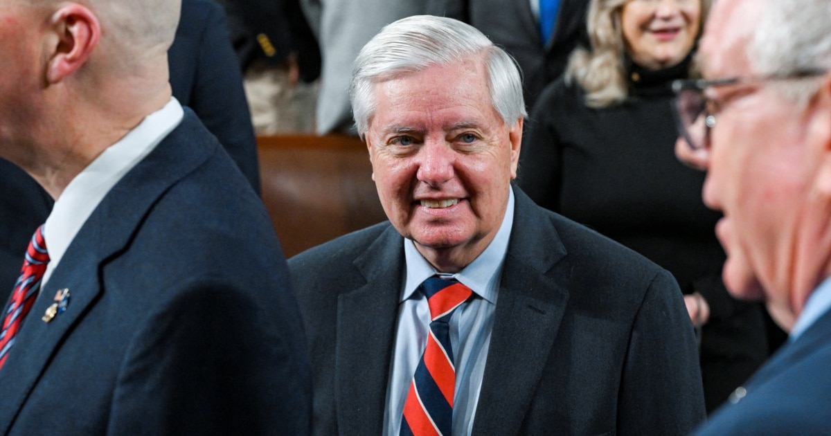 US Senate Unveils Revised Russia Sanctions Bill As Lawmakers Push To Cement Graham's Legacy