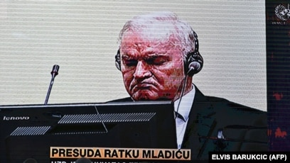 Mladić je osuđen na doživotni zatvor zbog genocida u Srebrenici i drugih ratnih zločina u Bosni i Hercegovini tokom rata od 1992. do 1995. godine.