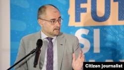 د افغانستان لپاره د اروپايي ټولنې ځانګړی استازی او د افغانستان او پاکستان د څانګې مشر ګیل برتراند
