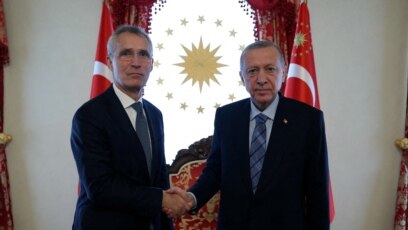 Генералният секретар на НАТО Йенс Столтенберг призова Турция да оттегли