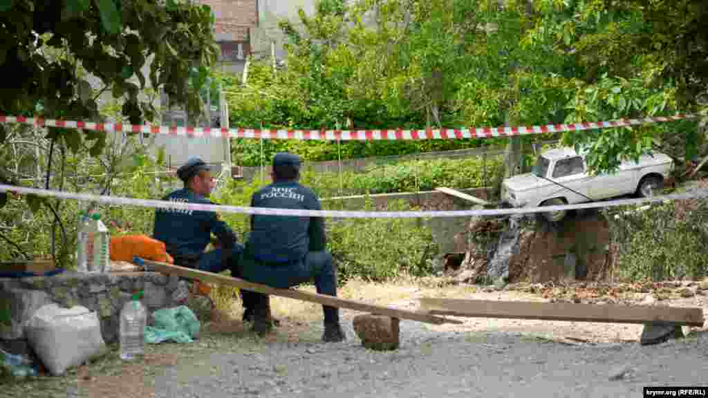 Toksakovıh soqağındaki eşilme yanında Rusiye FVN hadimleri