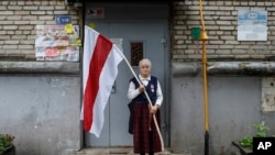 Одне з облич протесту в Білорусі – 73-річна Ніна Багінська