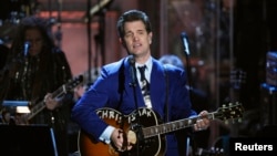 Крис Айзък, 2010 г.