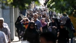 ایران در آستانهٔ چالهٔ جمعیتی؛ چرا افت نرخ تولد در ایران به رکورد تاریخی رسید؟