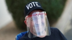 Amerikanac poziva na izlazak na izbore, Finiks, Arizona