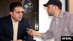 احمد شاه یکی از تاجران افغان و عضو اتاق مشترک تجارت افغانستان و پاکستان در جریان مصاحبهء اختصاصی با سید فتح محمد بها خبرنگار رادیو آزادی در کابل.